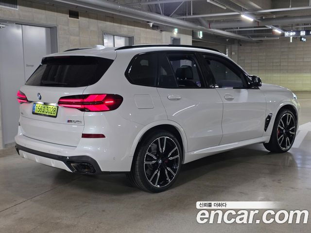 BMW X5 M60i — пробег 6 099 км — фото 2 из 5