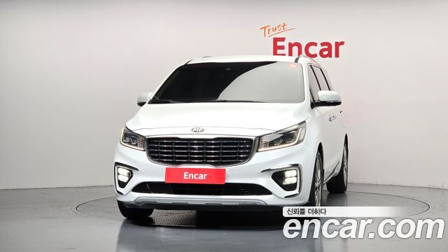 Kia Carnival 7-Seater Limousine VIP — пробег 170 605 км — фото 3 из 5