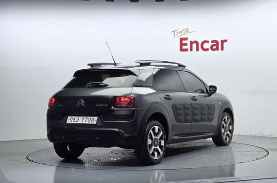 Citroen-DS C4 CACTUS 1.6 BlueHDi Shine — пробег 120 248 км — фото 2 из 5