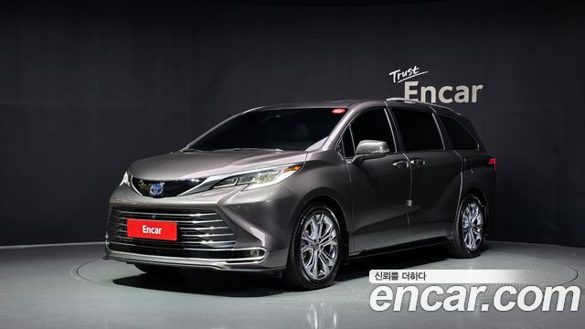 Toyota Sienna 2.5 Hybrid 2WD — пробег 58 866 км — фото 1 из 5
