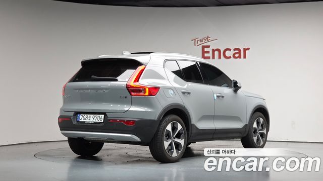 Volvo XC40 B4 Ultra Bright — пробег 7 086 км — фото 2 из 5