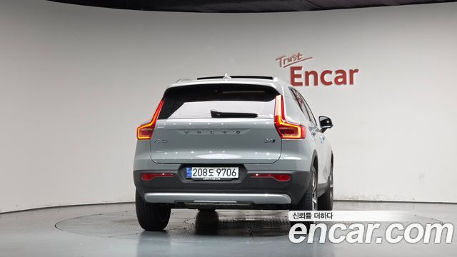 Volvo XC40 B4 Ultra Bright — пробег 7 086 км — фото 4 из 5