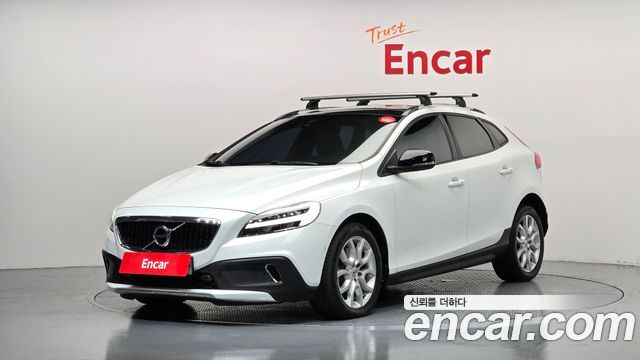 Volvo V40 D3 — пробег 76 009 км — фото 1 из 5