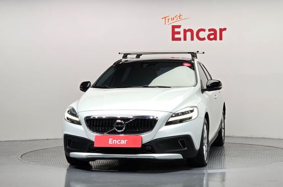 Volvo V40 D3 — пробег 76 009 км — фото 3 из 5