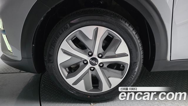 Kia Niro Prestige — пробег 36 141 км — фото 5 из 5