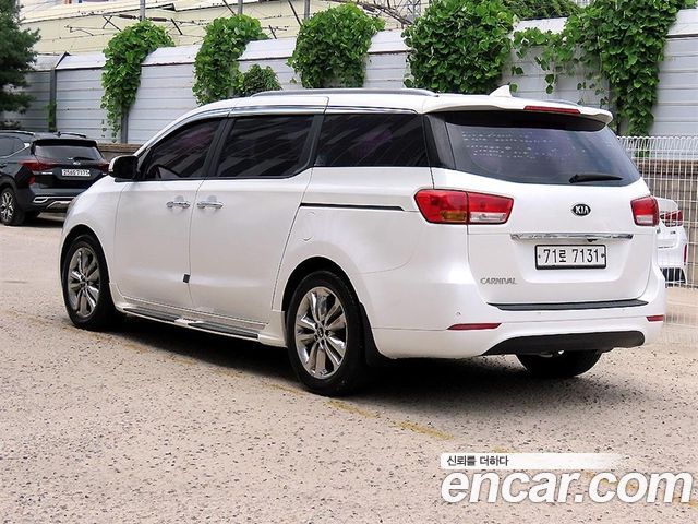Kia Carnival из Кореи Encar