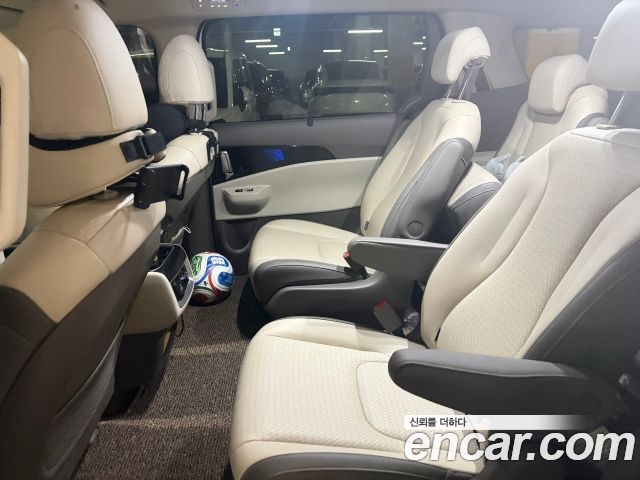 Kia Carnival HEV 9seater Signature — пробег 24 059 км — фото 5 из 5