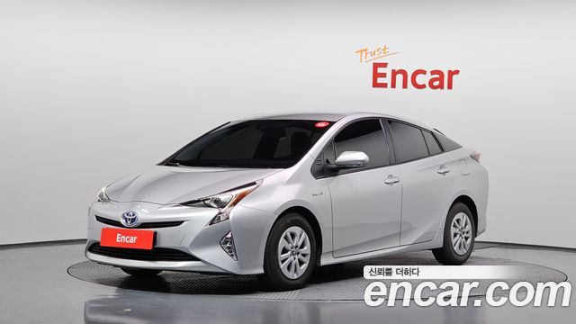 Toyota Prius 1.8 E — пробег 146 358 км — фото 1 из 5