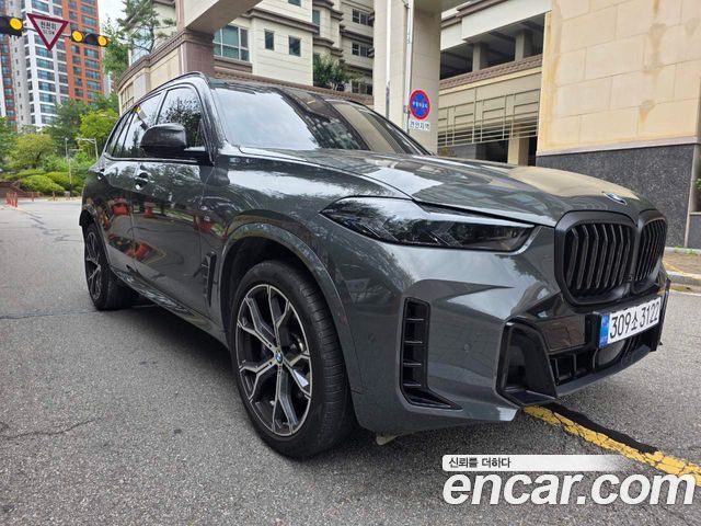 BMW X5 xDrive 40i M Sport — пробег 10 100 км — фото 1 из 5