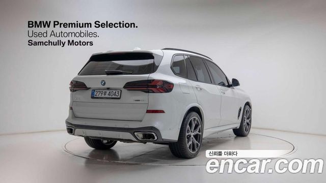 BMW X5 xDrive 40i M Sport — пробег 10 100 км — фото 3 из 5