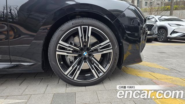 BMW 7-Series 750e xDrive M Sport — пробег 20 000 км — фото 5 из 5