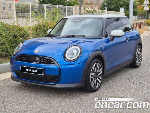 Mini Cooper Classic — пробег 5 700 км — фото 1 из 5