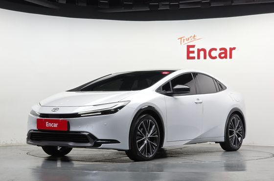 Toyota Prius 2.0 XLE — пробег 10 618 км — фото 1 из 5