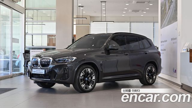 BMW iX3 M Sports — пробег 11 785 км — фото 1 из 5