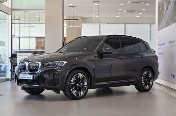 BMW iX3 M Sports — пробег 11 785 км — фото 1 из 5