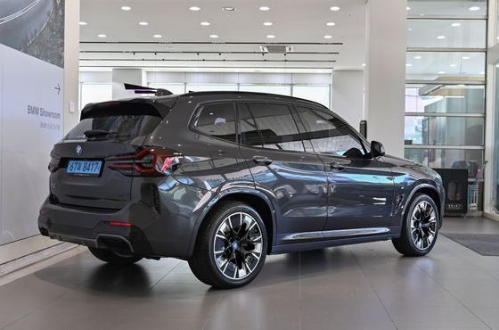 BMW iX3 M Sports — пробег 11 785 км — фото 4 из 5
