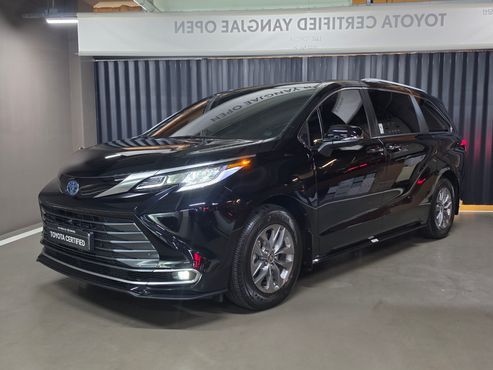 Toyota Sienna 2.5 Hybrid AWD — пробег 8 846 км — фото 1 из 5