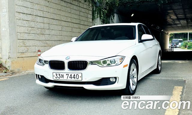 BMW 3-Series 320i — пробег 100 360 км — фото 1 из 5
