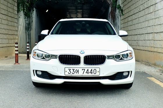 BMW 3-Series 320i — пробег 100 360 км — фото 3 из 5