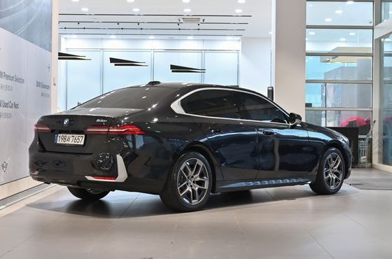 BMW 5-Series 530i xDrive — пробег 25 552 км — фото 2 из 5