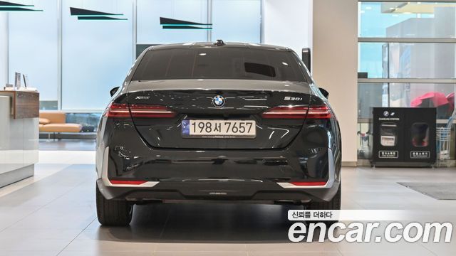 BMW 5-Series 530i xDrive — пробег 25 552 км — фото 4 из 5