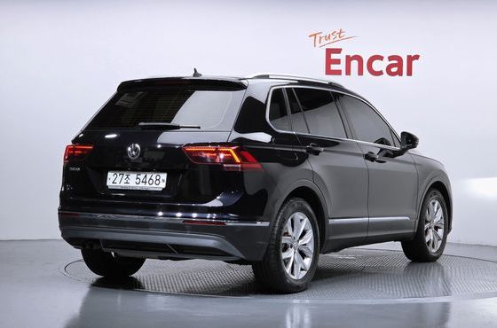 Volkswagen Tiguan 2.0 TDI Premium — пробег 163 998 км — фото 2 из 5