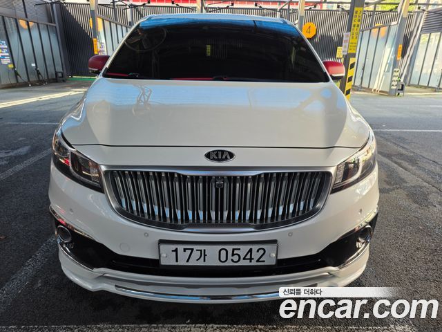 Kia Carnival 7-seater Limousine President — пробег 128 000 км — фото 1 из 5