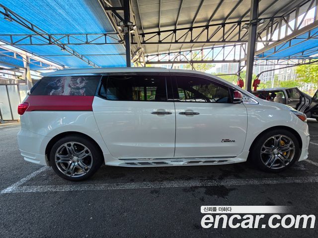 Kia Carnival 7-seater Limousine President — пробег 128 000 км — фото 2 из 5
