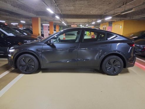 Tesla Model Y Premium RWD — пробег 8 км — фото 5 из 5
