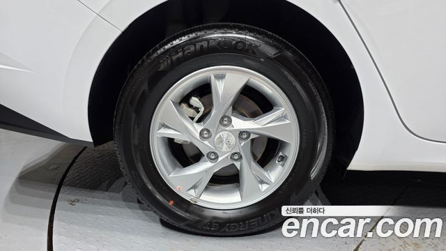 Hyundai AVANTE 1.6 Smart — пробег 3 443 км — фото 5 из 5