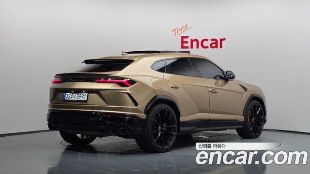 Lamborghini Urus из Кореи Encar