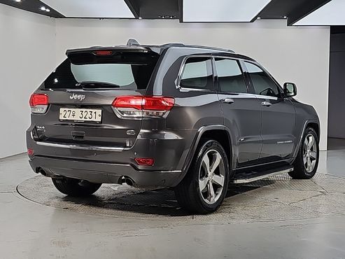 Jeep Cherokee 3.0 Diesel Overland WK2 — пробег 128 800 км — фото 4 из 5