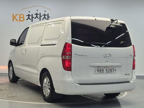 Hyundai Starex Van 3-Seater Smart — пробег 177 900 км — фото 3 из 5
