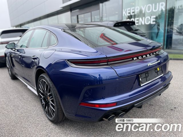 Porsche Panamera 2.9 AWD E-Hybrid — пробег 16 000 км — фото 2 из 5