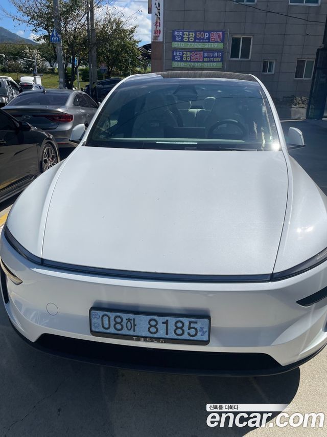 Tesla Model Y L Long Range AWD — пробег 5 км — фото 1 из 5