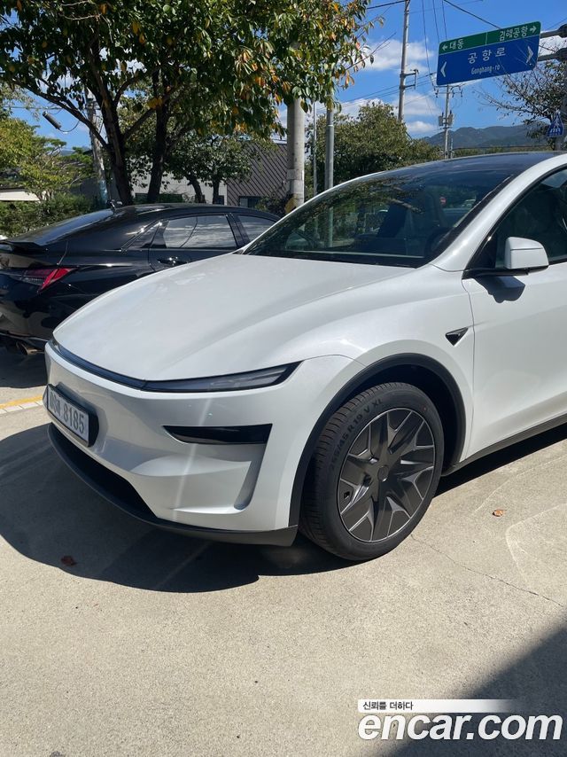 Tesla Model Y L Long Range AWD — пробег 5 км — фото 2 из 5