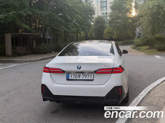 BMW 5-Series 520i M Sport — пробег 9 000 км — фото 4 из 5