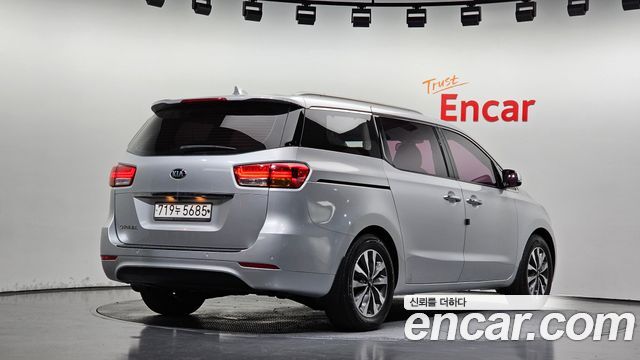 Kia Carnival из Кореи Encar