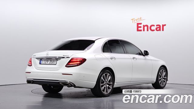 Mercedes-Benz E-Class E300 4MATIC Avnatgarde — пробег 83 724 км — фото 2 из 5