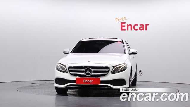 Mercedes-Benz E-Class E300 4MATIC Avnatgarde — пробег 83 724 км — фото 3 из 5