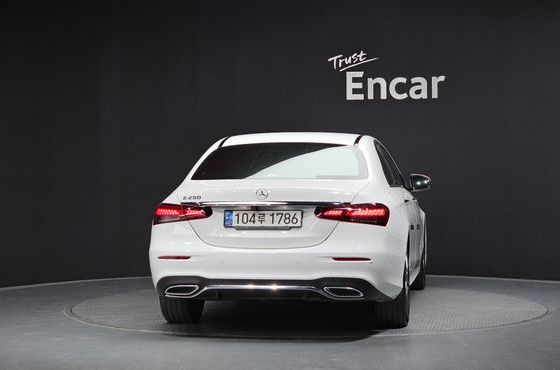 Mercedes-Benz E-Class E250 AMG Line — пробег 42 438 км — фото 4 из 5