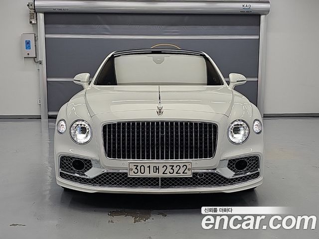 Bentley Flying Spur 4.0 Azure — пробег 69 977 км — фото 3 из 5