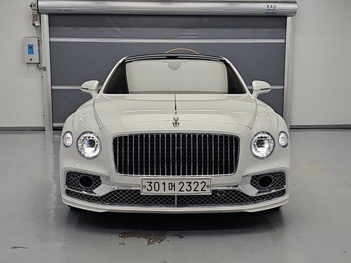Bentley Flying Spur 4.0 Azure — пробег 69 977 км — фото 3 из 5