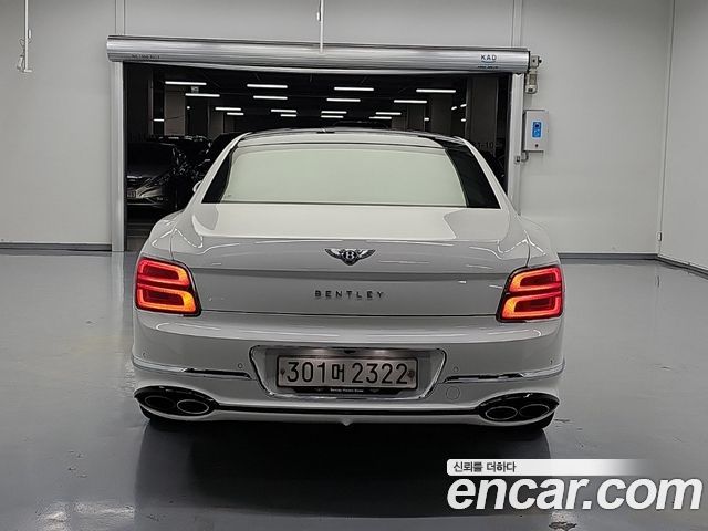 Bentley Flying Spur 4.0 Azure — пробег 69 977 км — фото 4 из 5