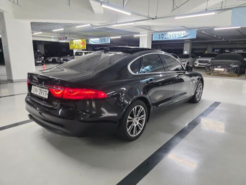 Jaguar XF 20d Prestige — пробег 63 000 км — фото 4 из 5
