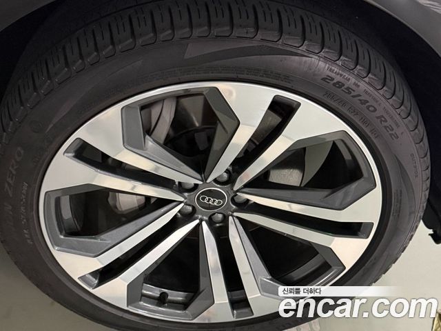Audi Q8 55 TFSI Quattro Premium — пробег 27 480 км — фото 4 из 5