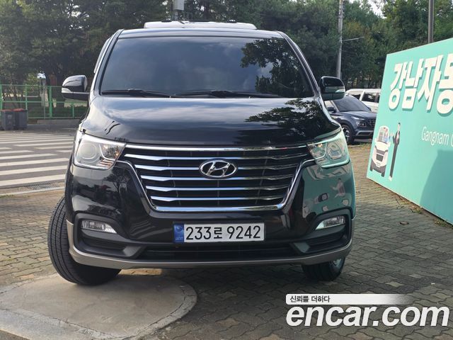 Hyundai Starex 4WD Urban 9-Seater Exclusive — пробег 143 298 км — фото 3 из 5