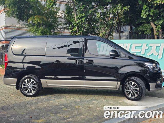 Hyundai Starex 4WD Urban 9-Seater Exclusive — пробег 143 298 км — фото 4 из 5