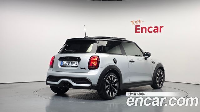 Mini Cooper Classic Third Generation — пробег 12 019 км — фото 2 из 5