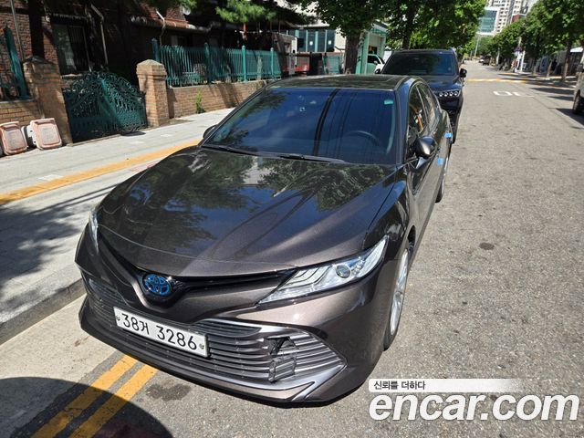 Toyota Camry 2.5 XLE Hybrid — пробег 145 317 км — фото 1 из 5
